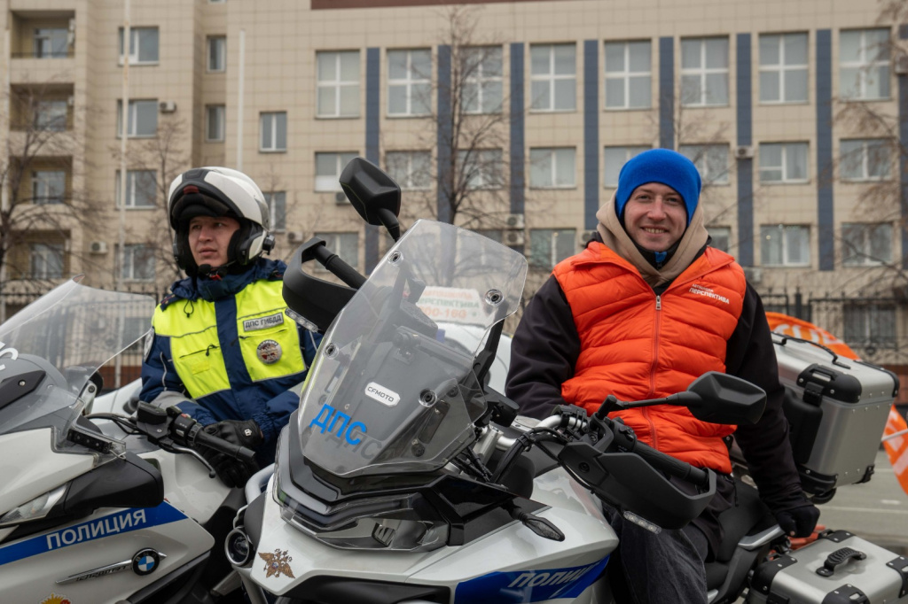 Фотоотчет: обучение защитному и контраварийному вождению мотобатальона ГИБДД