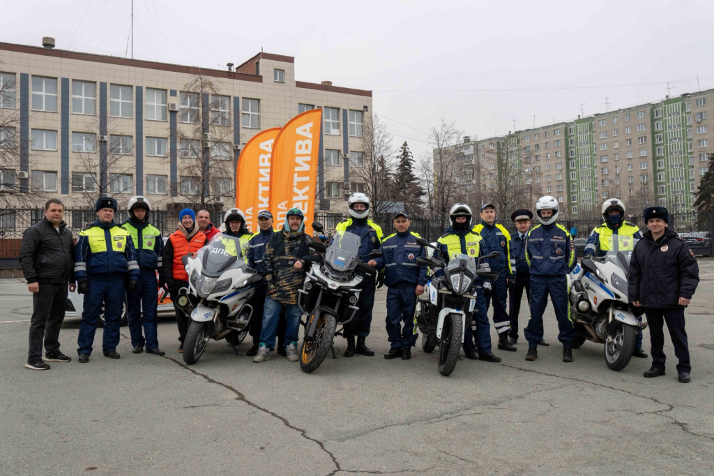 Фотоотчет: обучение защитному и контраварийному вождению мотобатальона ГИБДД